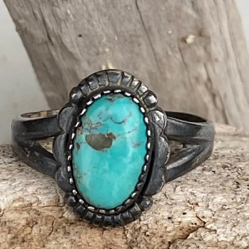 women's signet rings -Old Navajo Turquoise Ring Sterling Bell Trading size 9