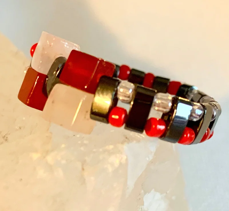 women's eternity bands -Santana Handmade Red Agate, Rose Quartz, Black Hematite, and Seed Bead Expandable Ring (Size 10-11)