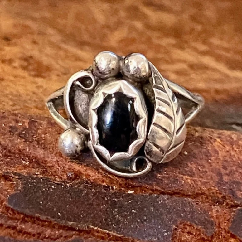 women's adjustable rings -Little Navajo Sterling Silver Black Jet Ring Size 5