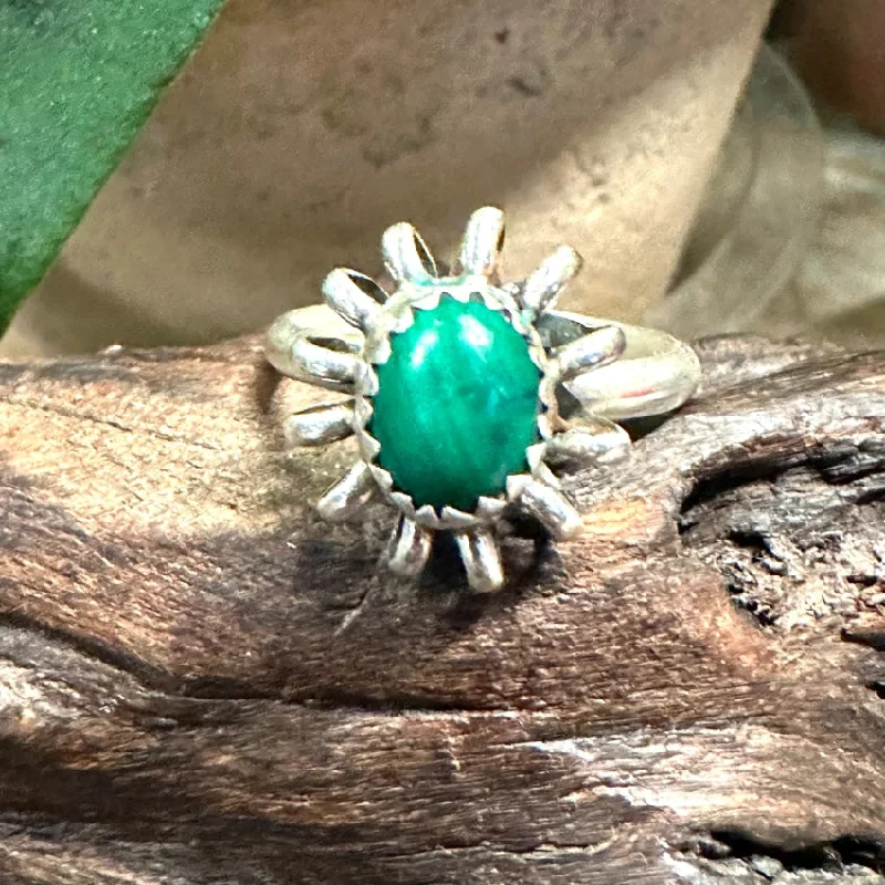 women's halo rings -Navajo Sterling Silver Malachite Ring Size 6