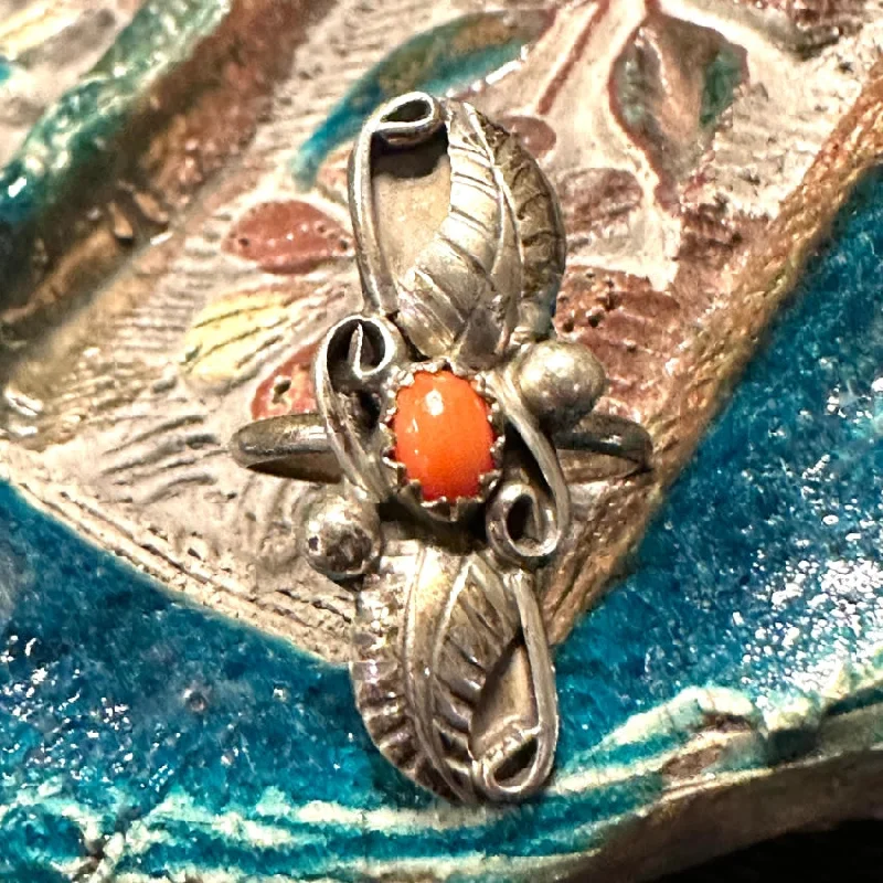 women's heart-shaped rings -Vintage Navajo Sterling Silver Coral Two Feather Long Ring Size 6