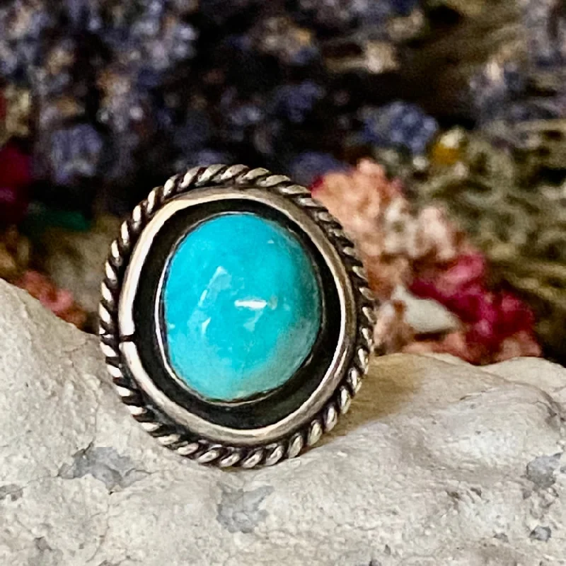 women's statement cocktail rings -Vintage Navajo Sterling Silver Round Turquoise ring Size 7