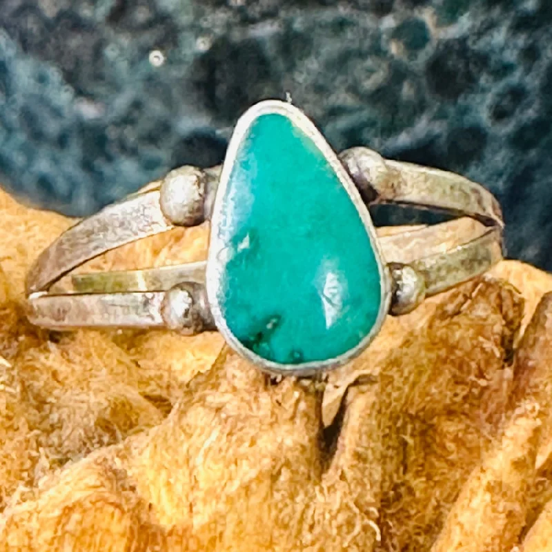 women's classic gold rings -Old Navajo Sterling Silver Turquoise Raindrop Ring Size  6.5