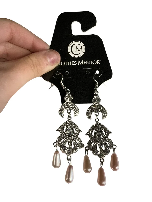 women's clip-on earrings -Earrings Dangle/drop By Clothes Mentor