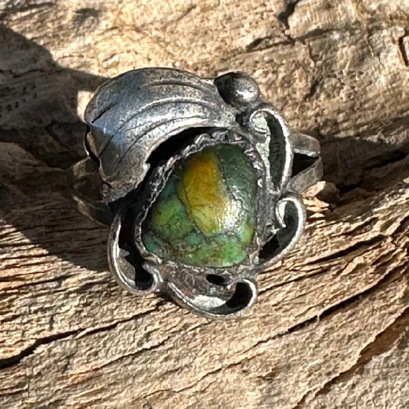 women's anniversary gift rings -Little Vintage Navajo Sterling Silver Turquoise Ring 6 3/4