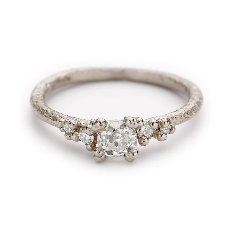 women's vintage style rings -18k White Gold Antique Diamond Encrusted Ring