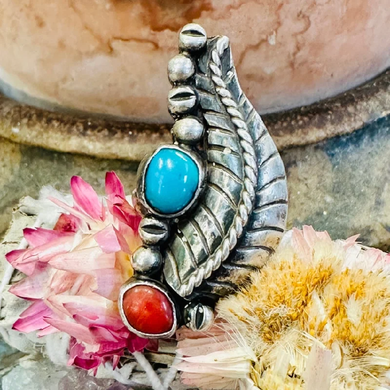 women's signet rings -Vintage Navajo Sterling Silver One Feather Ring Turquoise C0ral 6.5