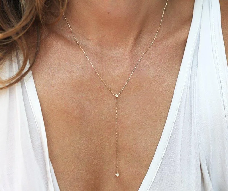 women's engraved necklaces -Delicate Princess-Cut Diamond Lariat Necklace