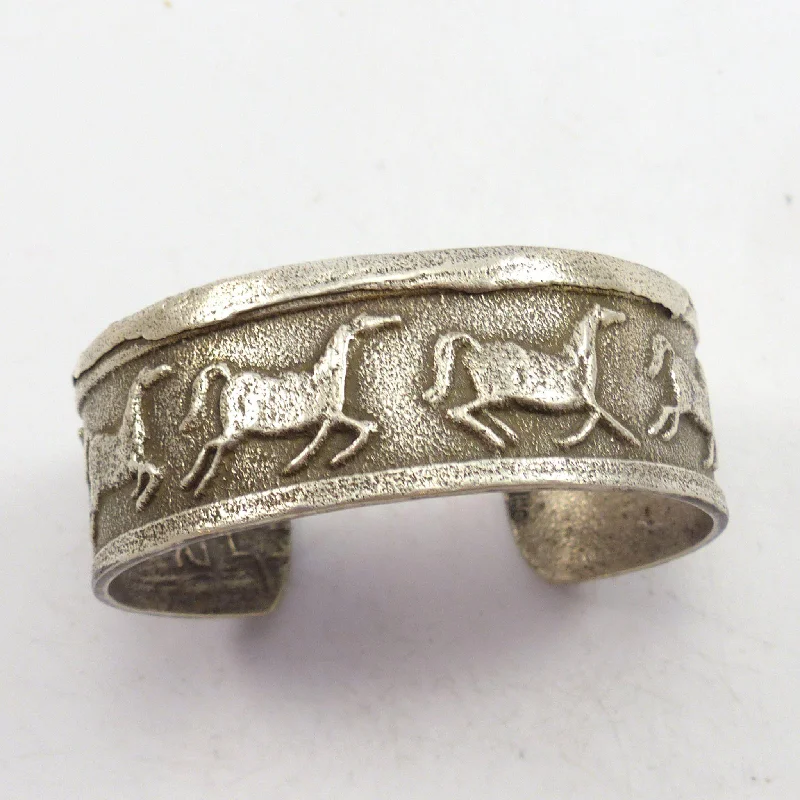 women's hammered bangles -Horse Cuff